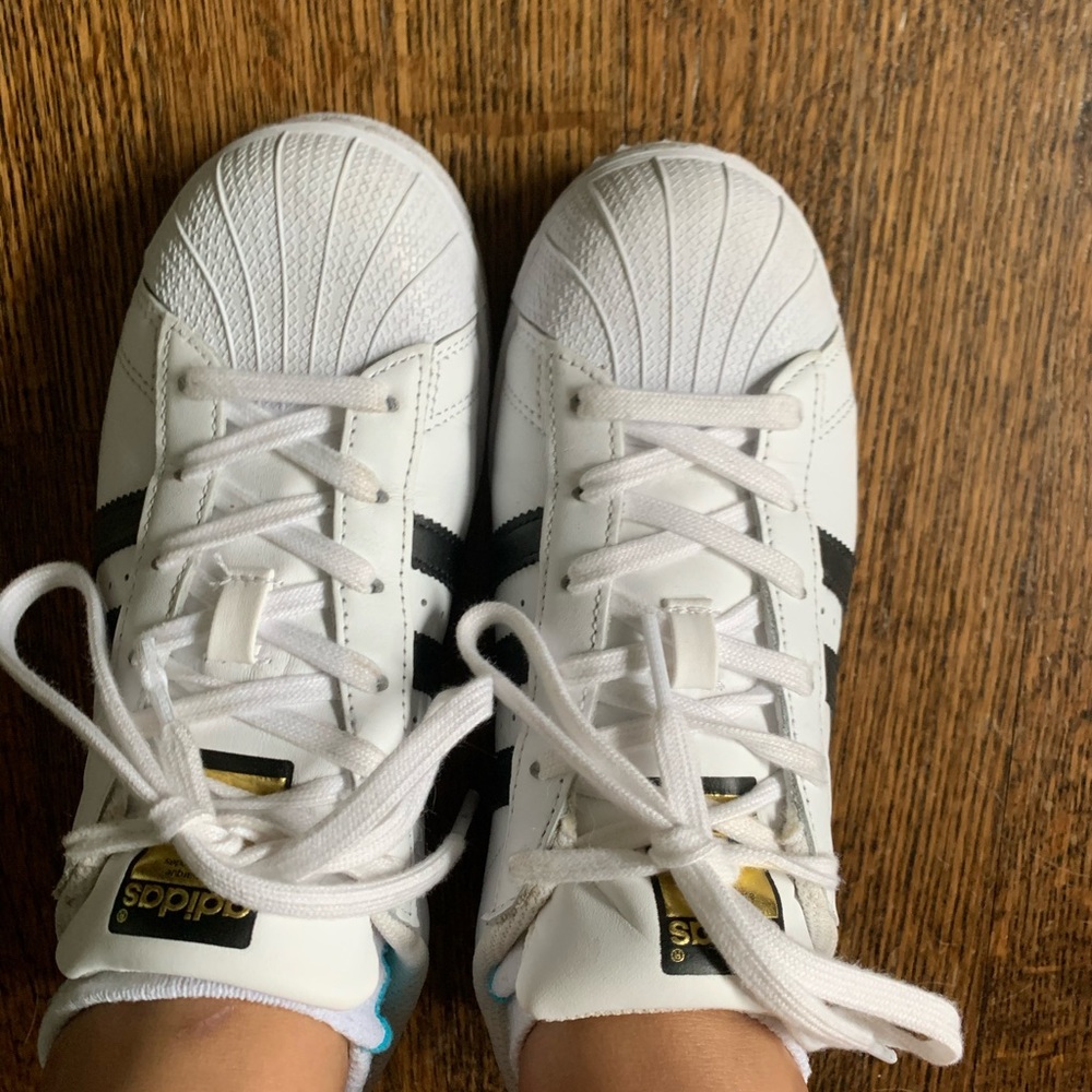 Adidas Superstarts